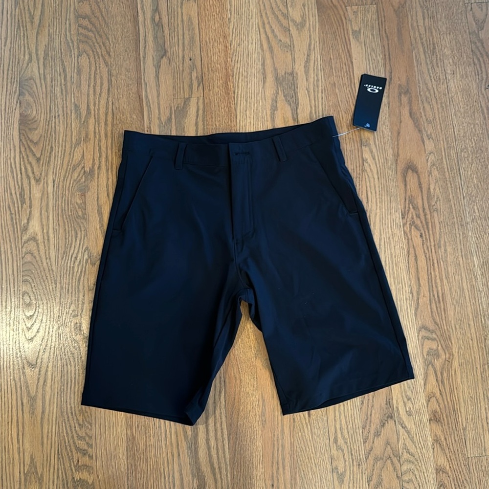 MENS BLACK OAKLEY SHORTS (BRAND NEW) (NEVER WORN)